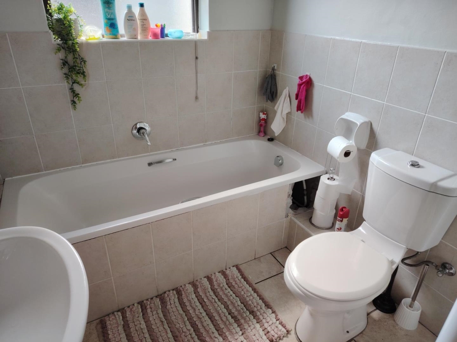 To Let 3 Bedroom Property for Rent in Vredenberg Western Cape